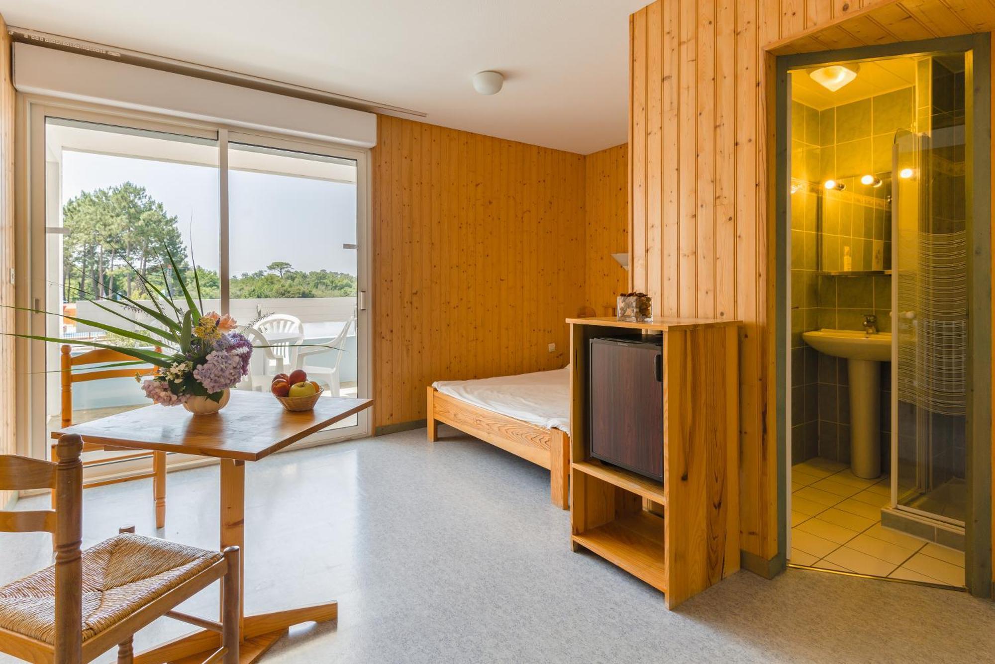 Chambre Quadruple - Accessible aux Personnes à Mobilité Réduite